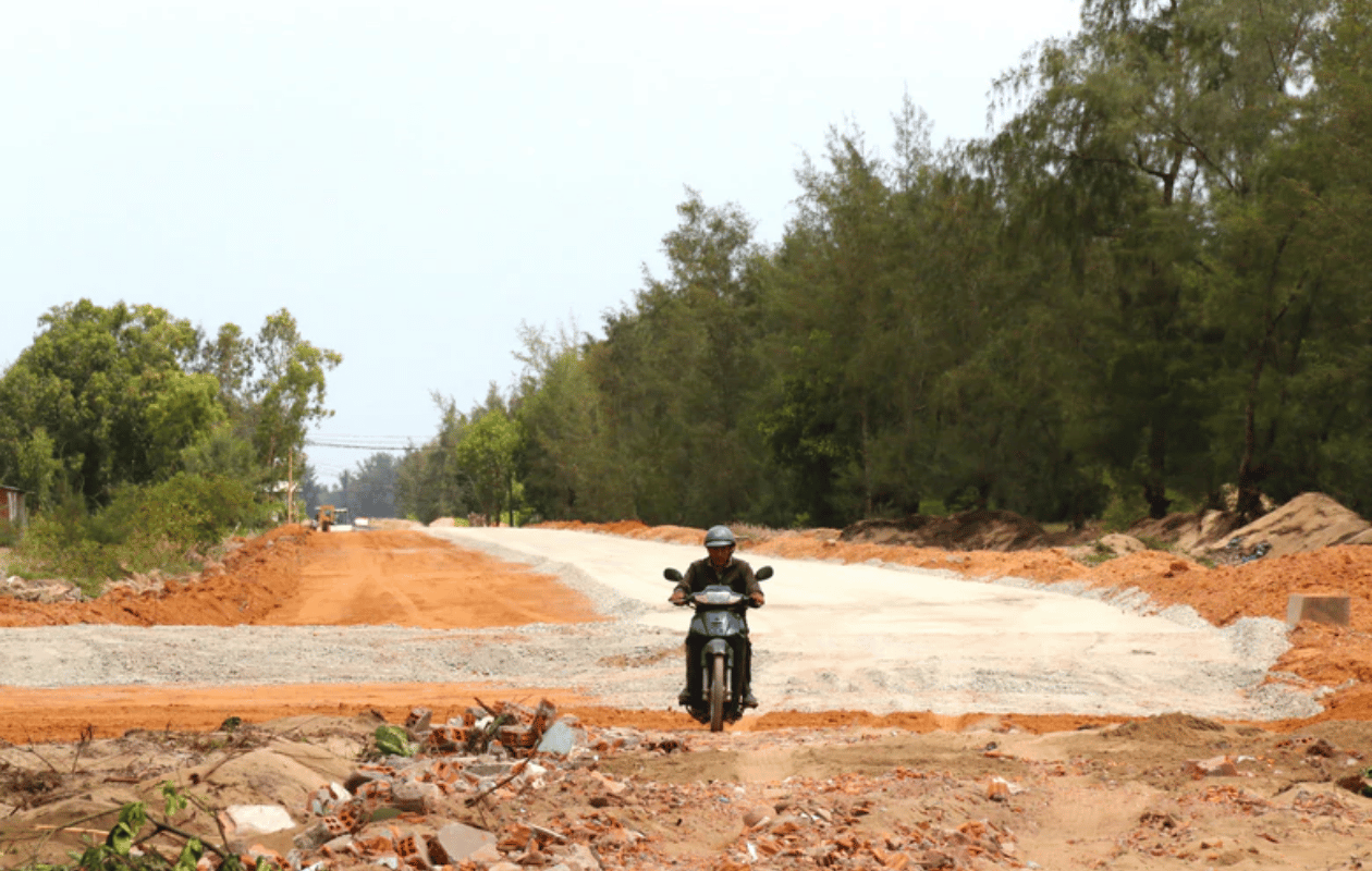 Quảng Ngãi triển khai giải pháp tăng nguồn cung vật liệu, hỗ trợ tiến độ các dự án hạ tầng