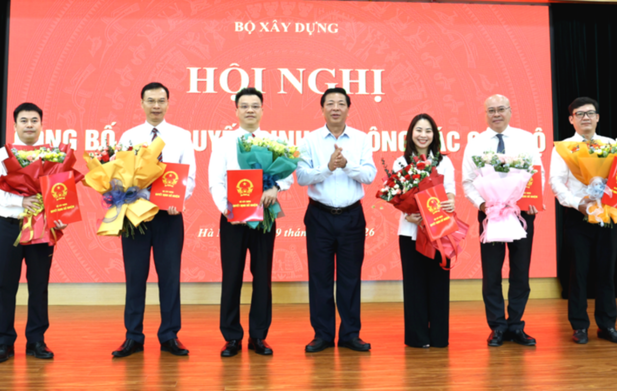 Bộ Xây dựng công bố quyết định điều động, bổ nhiệm 6 nhân sự quan trọng
