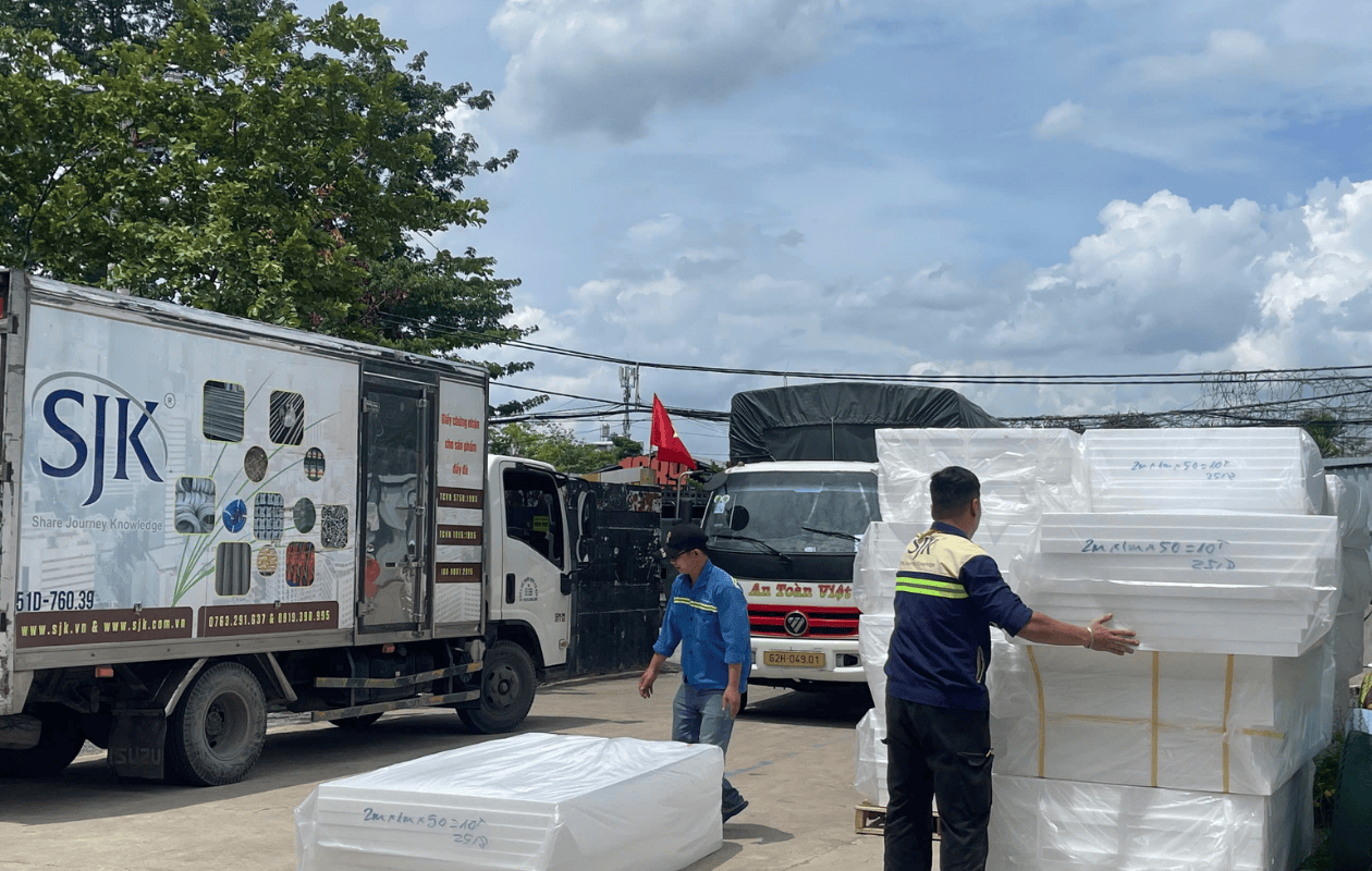 Mút Xốp Trắng – Vật Liệu Đóng Gói & Cách Nhiệt Đa Năng Tại Vật Tư SJK