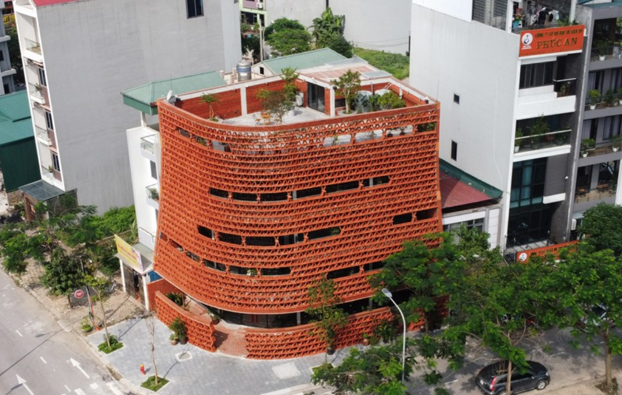 Định vị bản sắc từ vật liệu gạch, ngói